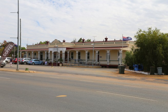 Longreach railway station