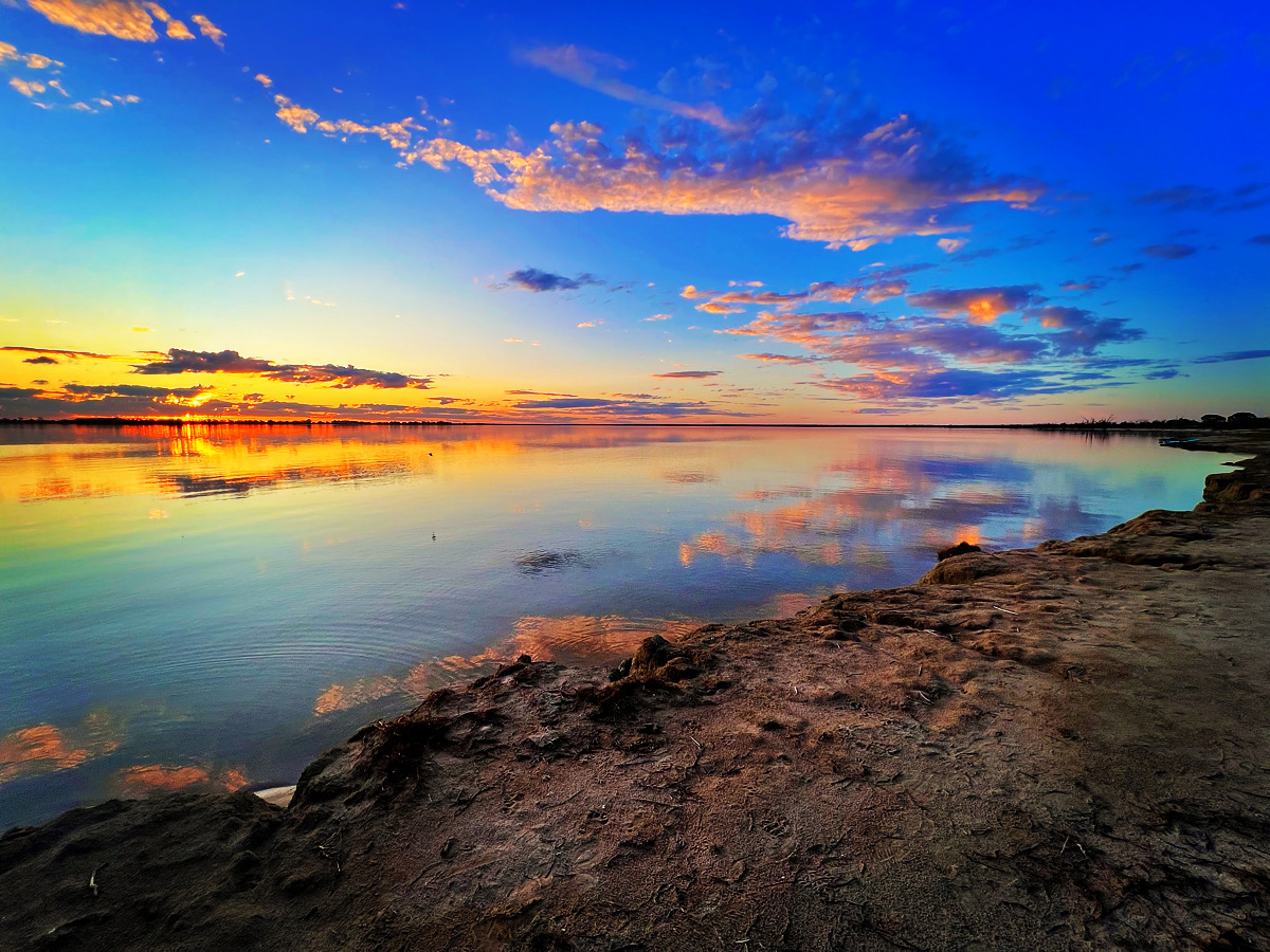 Sunset Lake Bonney, Barmera, Riverland