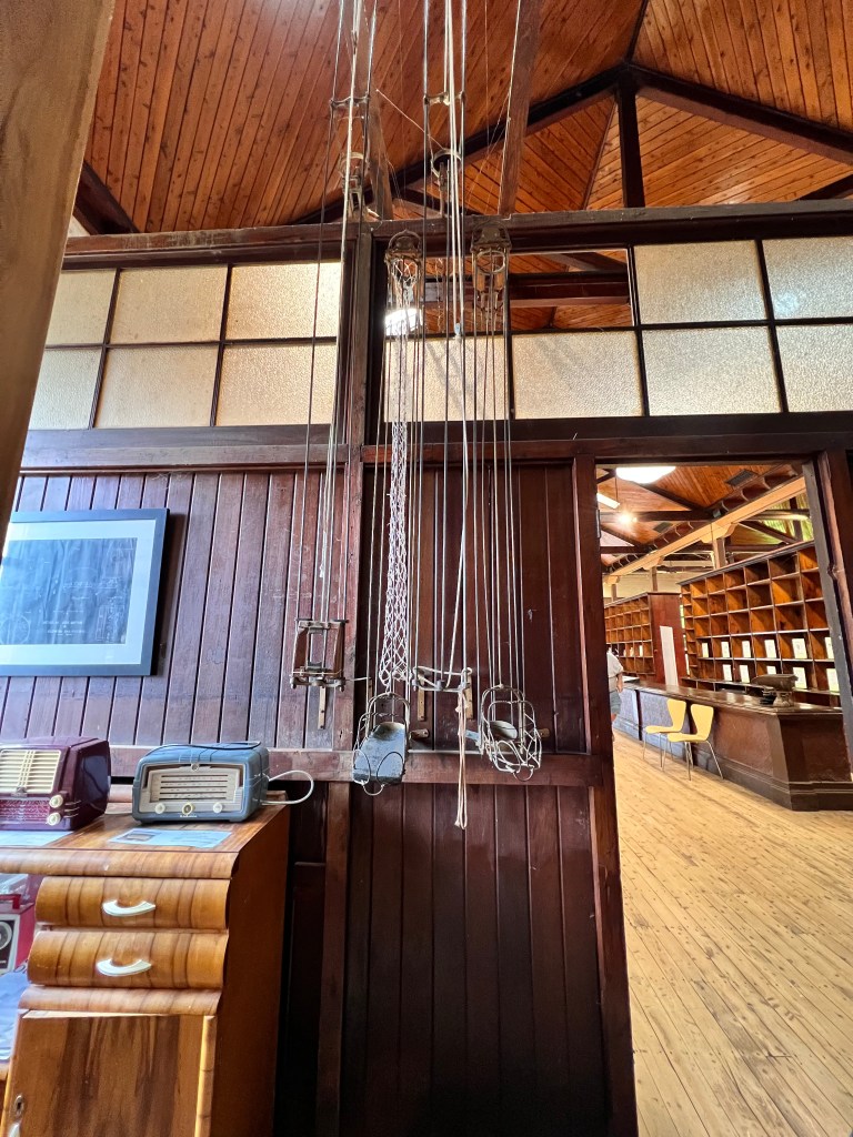 Lanson Ball - Style Cash Railway System